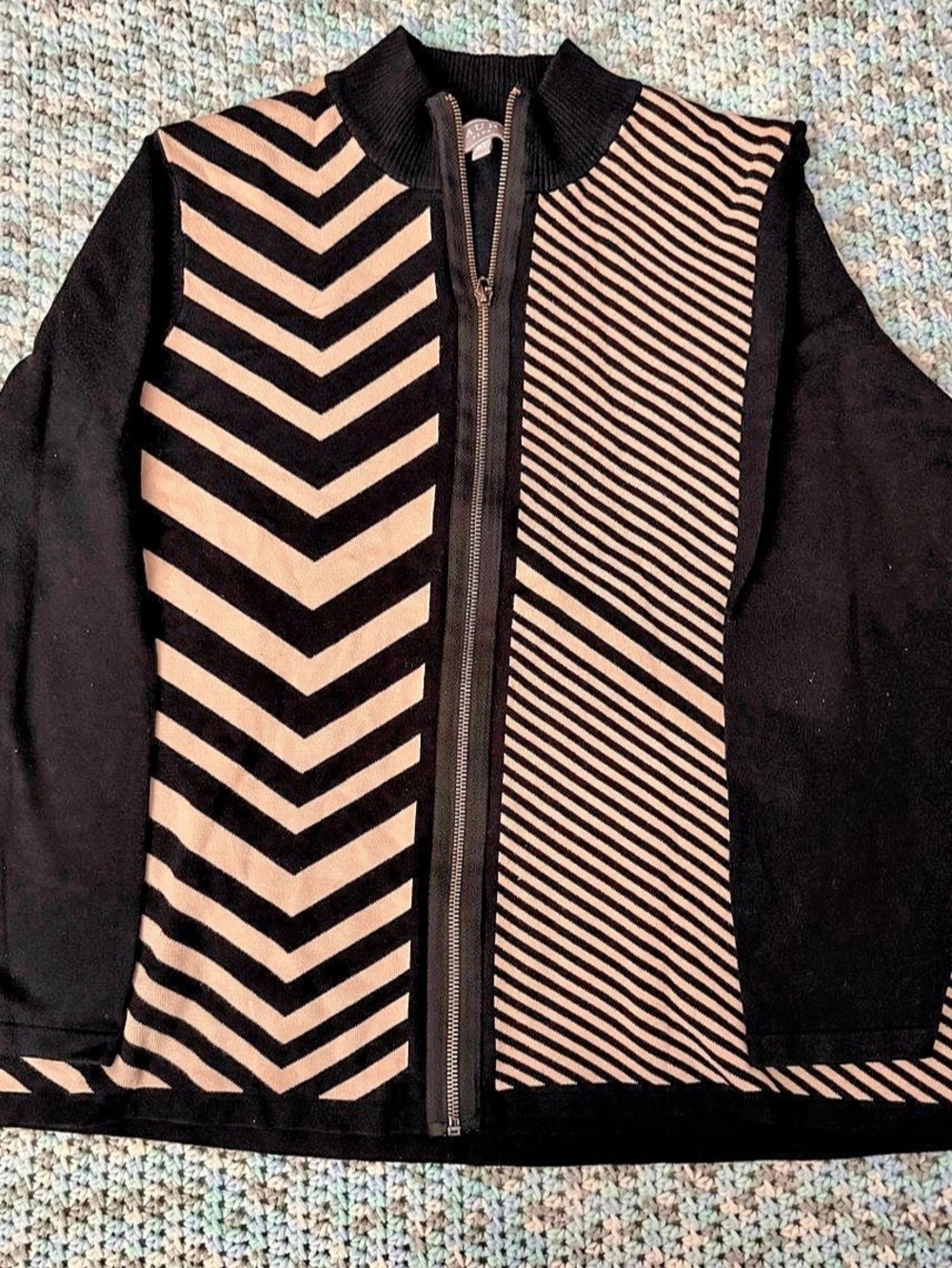 Laura Plus Geometric Zip Jacket in Black & Pink Size 2X Like New